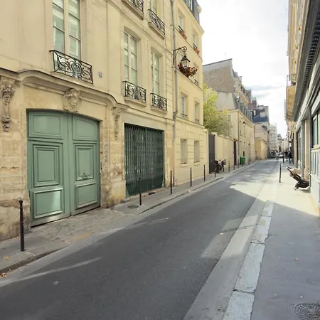 Fantastic Heart Of Marais Apartment